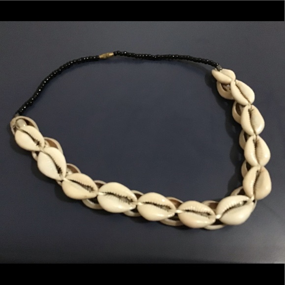 Seashell necklace - Picture 2 of 2